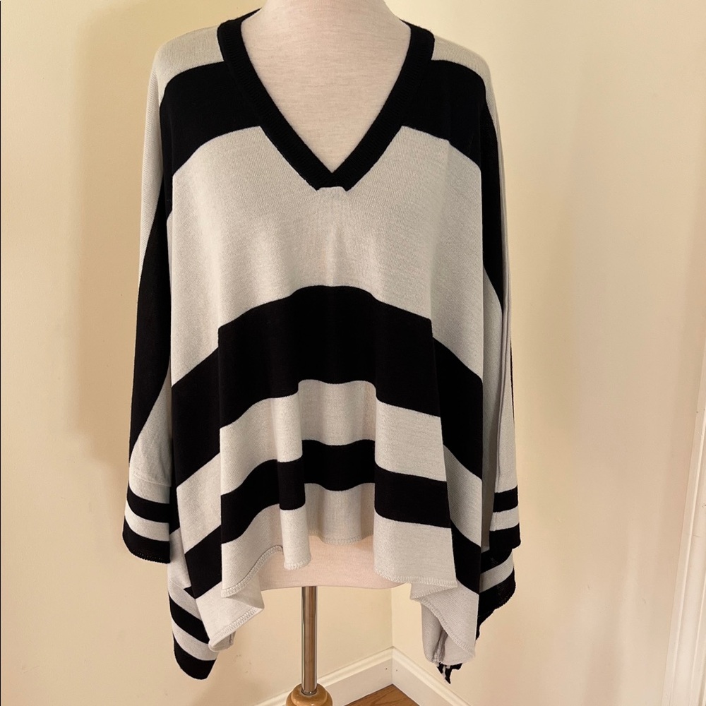Mersea OS coastal Black and tan Women's poncho .